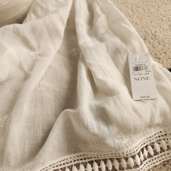 NWT Embroidered Crochet Oblong woven scarf bumblebee bee - Picture 5 of 6